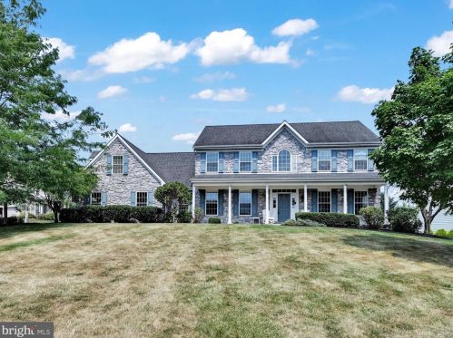 701 Landmark Cir, Lancaster, PA 17603-7917