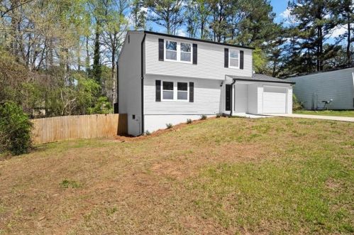3366 Creekwood Dr, Rex GA 30273-2115 exterior