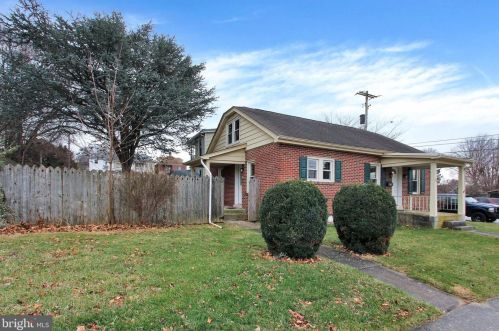 30 5th St, Hanover, PA 17331-2110