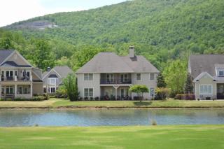 718 Black Creek Dr, Chattanooga, TN 37419-2190