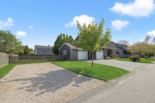 9 Xavier Ter, Middletown, RI 02840-2331