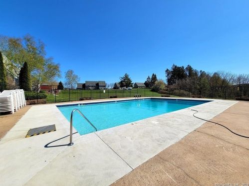 84 Colonial Hill Dr, Wallingford CT  06492-3461 exterior