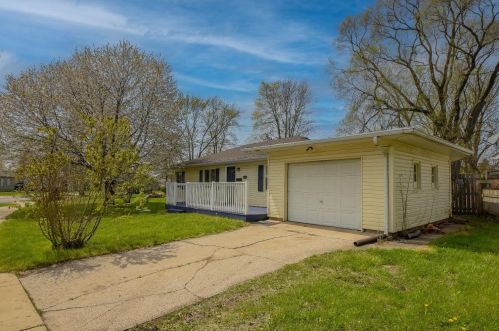 1601 180 Pl, Hammond IN 46324-3308 exterior
