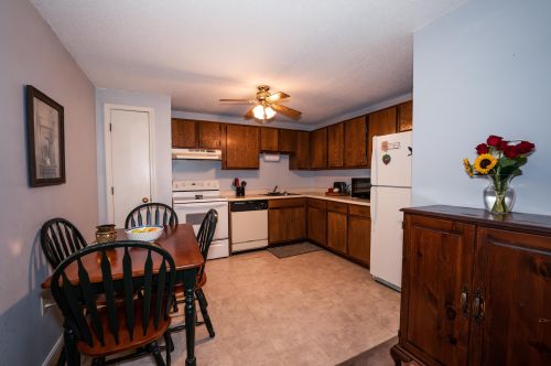 2102 White Cedar Blvd, Portsmouth, NH 03801-6563