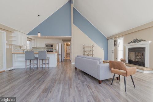 49 Pileated Woodpecker Ln, Hedgesville WV  25427-5384 exterior