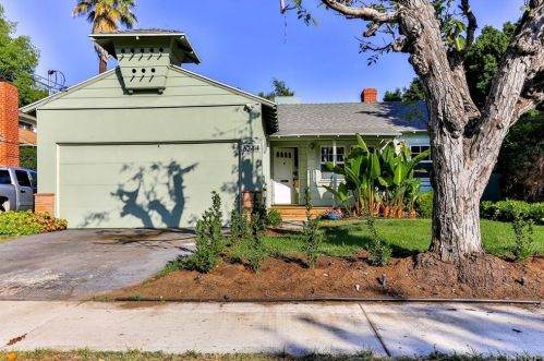 6244 Ventura Canyon Ave, Van Nuys CA  91401-2425 exterior