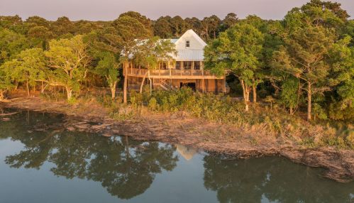 226 Old House Ln, Isle Of Palms, SC 29451-9408