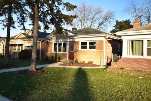 4629 Cracow Ave, Lyons, IL 60534-1629