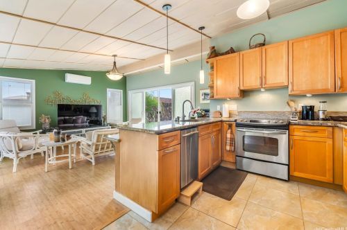 321 Halemaumau Pl, Honolulu HI  96821-2107 exterior