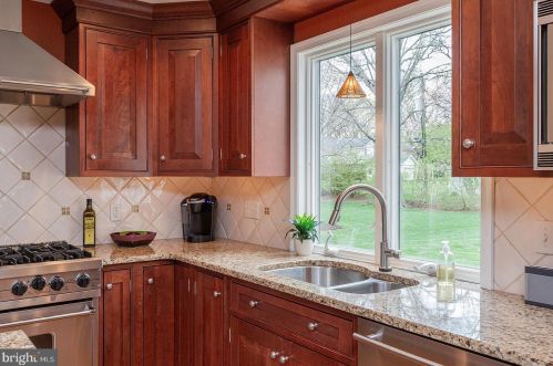 2006 Rachael Dr, Lancaster PA  17601-3655 exterior