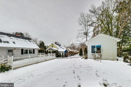 903 Robin Rd, Silver Spring MD  20901-1872 exterior