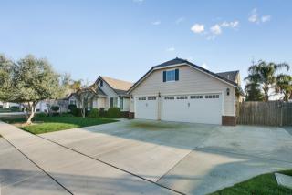 3035 Newton Ave, Visalia, CA 93291-8647
