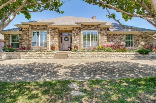 9210 Dove Meadow Dr, Dallas, TX 75243-6325