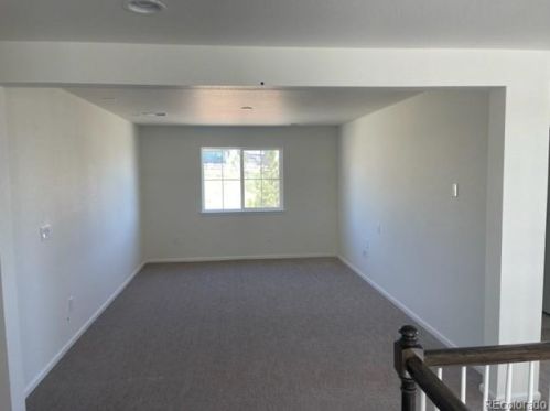 27404 Roxbury Pl, Denver CO  80016 exterior