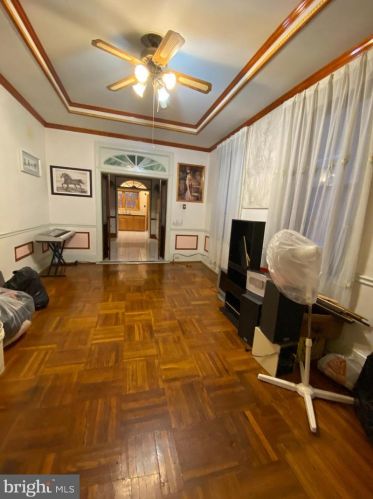 1408 9th St, Philadelphia PA  19147-5704 exterior