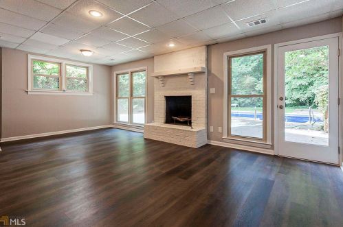 810 Mabry Rd, Atlanta GA  30328-2662 exterior