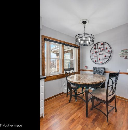 8170 Davis St, Niles IL 60714-1506 exterior