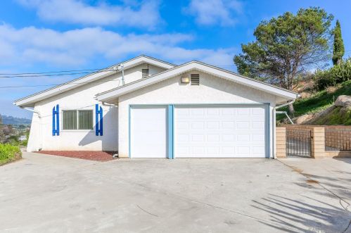 1086 Merritt Dr, El Cajon, CA 92020-6715