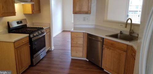 424 Sparkleberry Ter, Leesburg VA  20176-4054 exterior