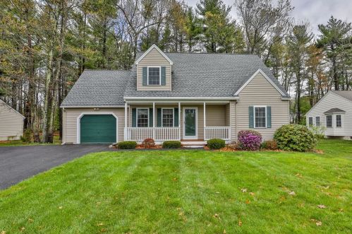 38 Scottsdale Dr, Hudson NH  03051-3750 exterior