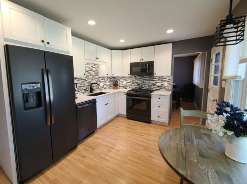960 Abbington Dr, Bull Valley, IL 60014-7818