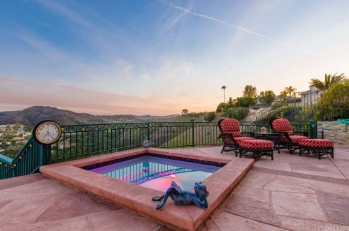 24664 Cordillera Dr, Calabasas, CA 91302-2511