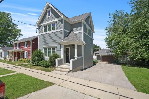 607 Porter St, Lemont, IL 60439-3731