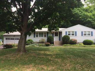 38 Washington Rd, Windsor, CT 06095-3560