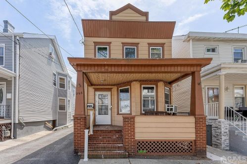 366 Oak St, Perth Amboy, NJ 08861-4039