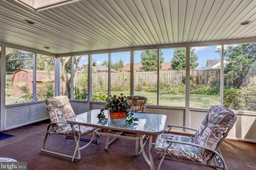 2113 Lyndell Dr, Lancaster PA  17601-5728 exterior