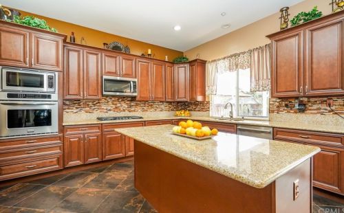 11440 Arizona Ave, Riverside CA  92503-8811 exterior