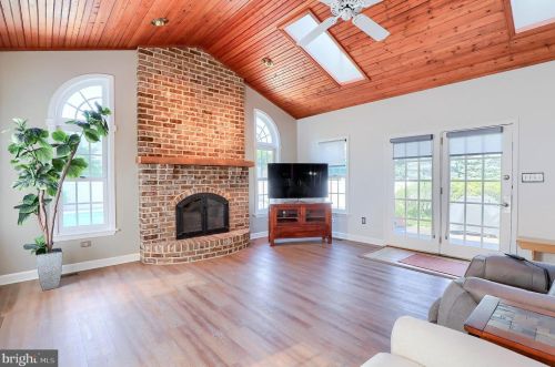 1809 Krystle Dr, Lancaster PA  17602-4143 exterior