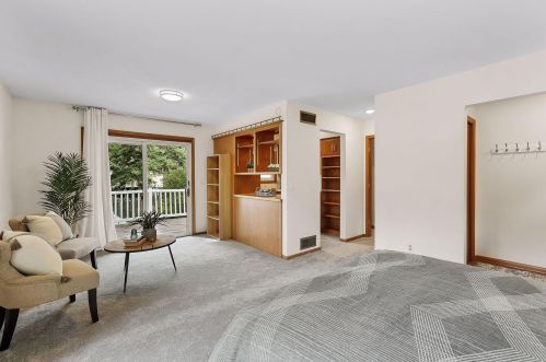 208 Colleen Ave, Saint Paul MN  55126-6252 exterior