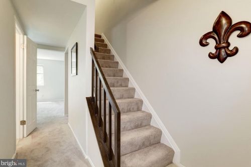 7492 Hickory Log Cir, Columbia MD  21045-5005 exterior