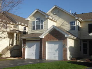 7316 Grandview Ct, Carpentersville, IL 60110-3402