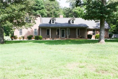 2001 Mount Hope Church Rd, Whitsett, NC 27377-9728