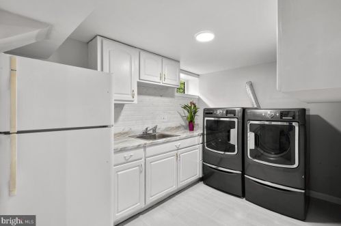 2424 Homestead Dr, Silver Spring MD  20902-4950 exterior