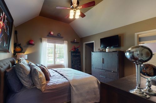 1026 Walter St, Lemont IL  60439-3975 exterior
