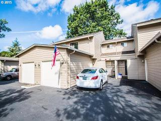8702 Mason Dr, Vancouver, WA 98662-6634