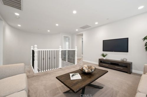 60 Gainsboro, Irvine CA  92620-2187 exterior