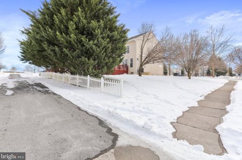 252 Prospect Hill Blvd, Charles Town WV  25414-5082 exterior