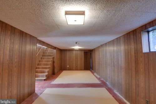 1906 August Dr, Silver Spring MD 20902-4034 exterior