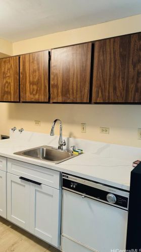 1260 Richard Ln, Honolulu, HI 96819-4547
