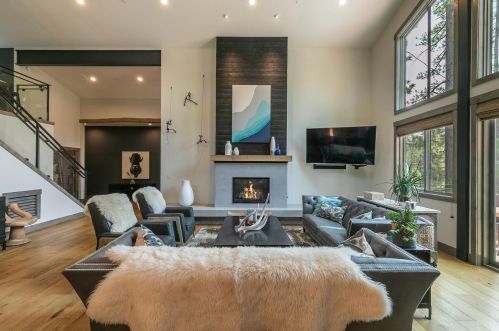 15554 Alder Creek Rd, Truckee, CA 96161-6841