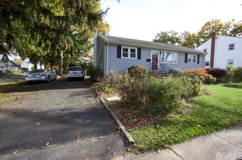11 Winans Ave, Piscataway, NJ 08854-3348