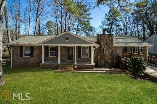 6030 Woodview Dr, Morrow, GA 30260-1033