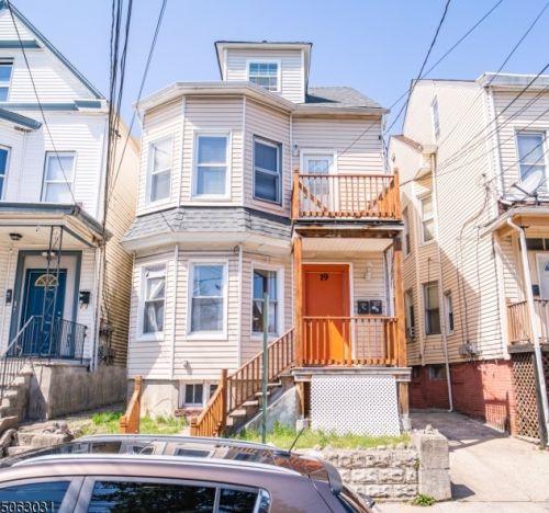 19 Hopper St, Paterson, NJ 07508-2037