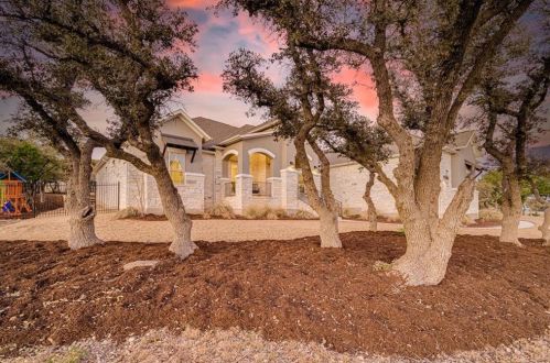 1053 Blue Ridge Dr, Mount Sharp, TX 78620-4122
