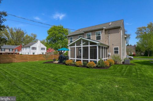 1518 Sunset Ave, Lancaster PA  17601-4328 exterior