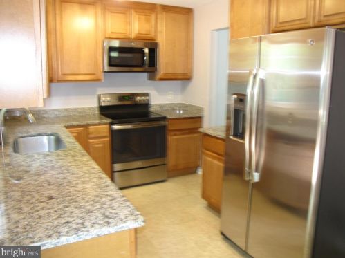 7921 Forest Path Way, Springfield, VA 22153-2606